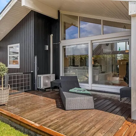 Prázdninový dům Sjarlotte - 100m From The Sea By Interhome *